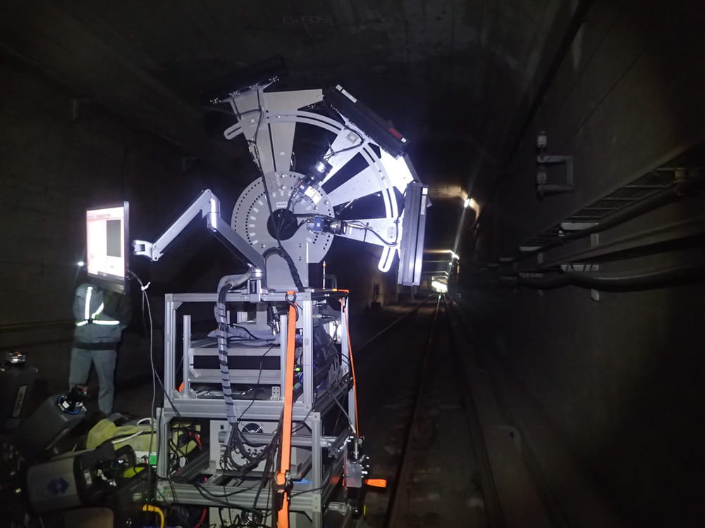 土木構造物点検を支援するハードウェア・ソフトウェア開発